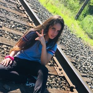 Meet your Posher, Lia